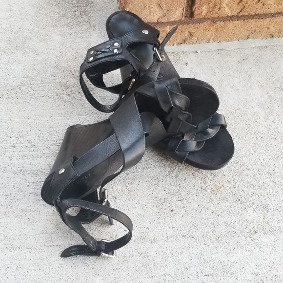 NINE WEST Rusty wedge sandal. Size 8M - Picture 2 of 7